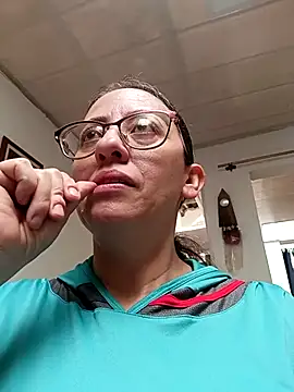 miss hanna07 online show from 04-27-26, 04:49