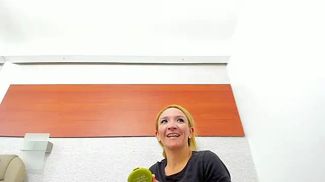 maddy cartter online show from 12-19-25, 10:17