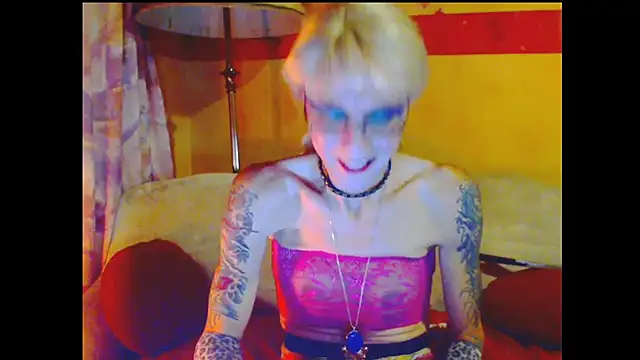 cuxladyboy online show from 03-19-25, 01:43