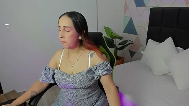 jadde13  online show from 10-01-25, 08:02