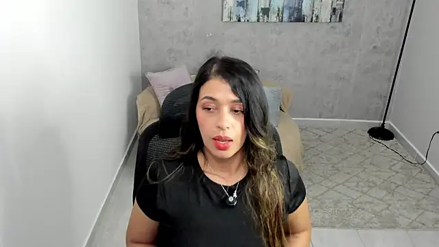 Snapshot of gia_watsonn chatting on 06-20-26, 06:24 gia watsonn online show from 06-20-26, 06:24