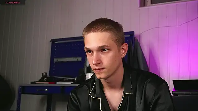 dustyn fox online show from 09-24-25, 04:35