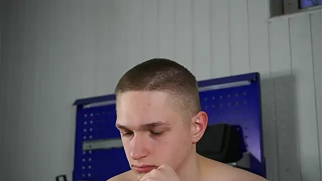 dustyn fox online show from 03-08-26, 03:26