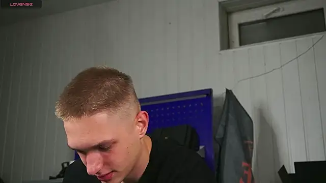 dustyn fox online show from 10-15-25, 04:48