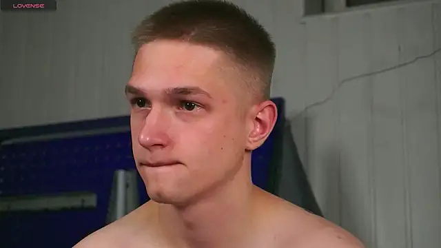 dustyn fox online show from 10-18-25, 04:31