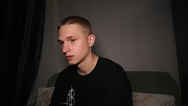 dustyn fox online show from 09-15-25, 04:18