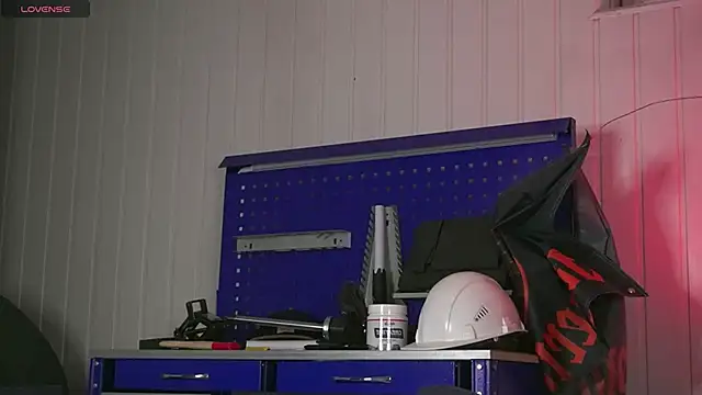 dustyn fox online show from 09-26-25, 01:07