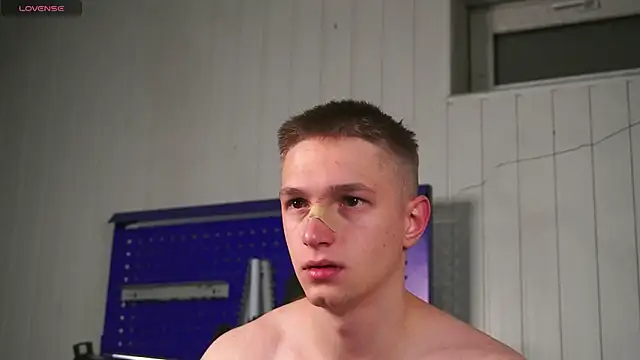 dustyn fox online show from 12-16-25, 05:28