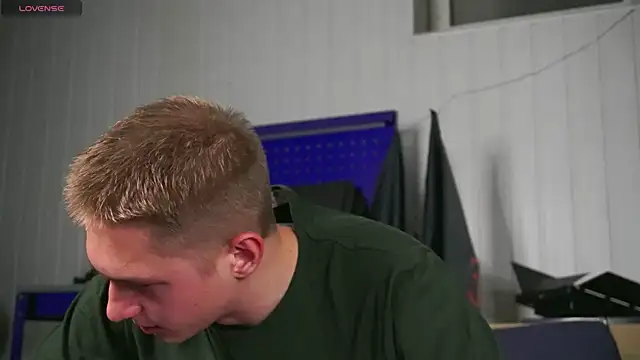 dustyn fox online show from 11-04-25, 04:44