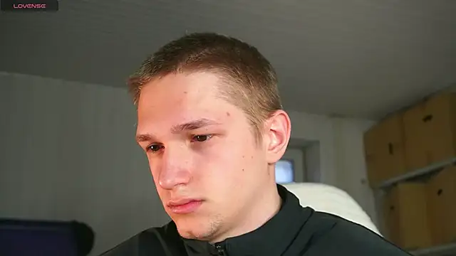 dustyn fox online show from 04-11-26, 04:09