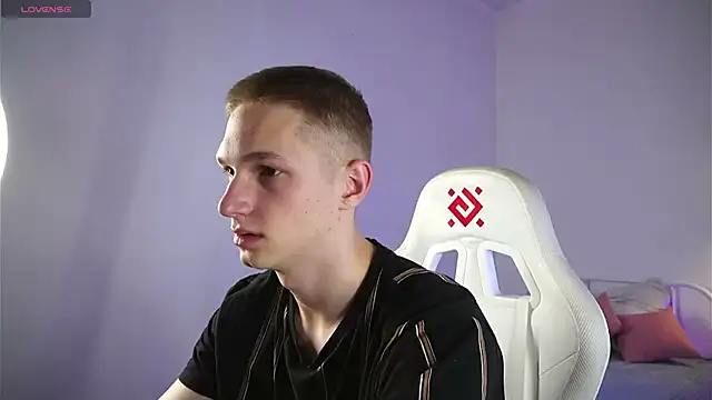 dustyn fox online show from 03-19-25, 06:12