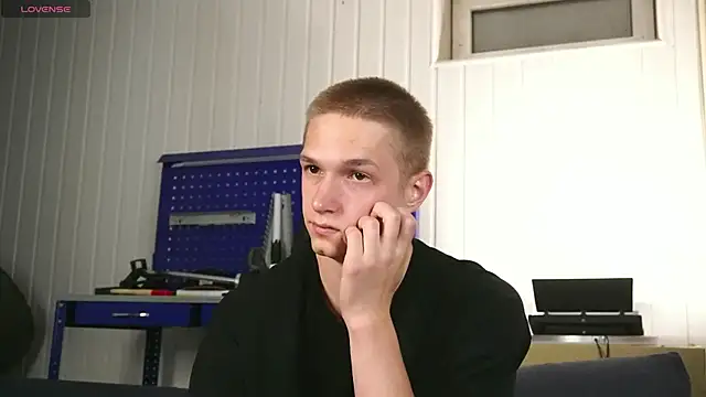 dustyn fox online show from 09-21-25, 04:34