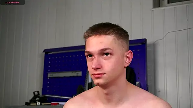 dustyn fox online show from 12-18-25, 04:55