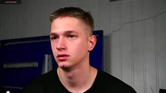 dustyn fox online show from 11-27-25, 03:01