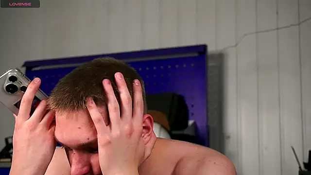 dustyn fox online show from 12-19-25, 03:14