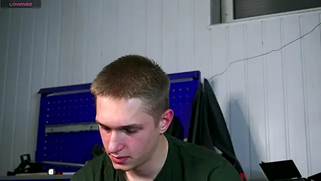 dustyn fox online show from 11-05-25, 03:37