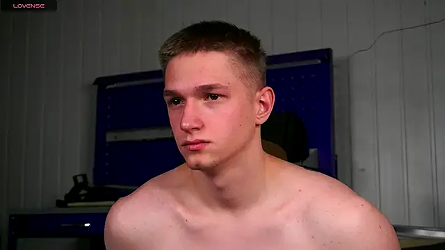 dustyn fox online show from 11-30-25, 03:02