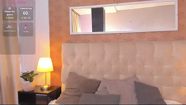 Snapshot of zoe_alanaa chatting on 10-18-25, 08:11 zoe alanaa online show from 10-18-25, 08:11