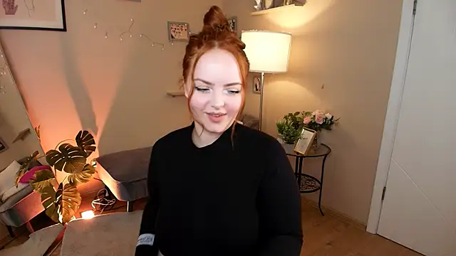 Snapshot of blessbinny chatting on 10-08-25, 09:11 blessbinny online show from 10-08-25, 09:11