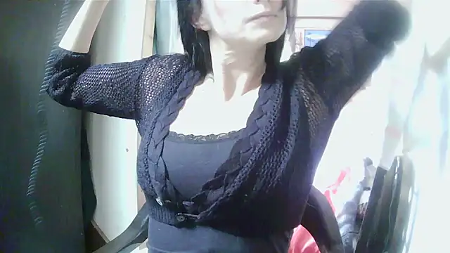 Snapshot of Jennys_room_77 chatting on 06-07-26, 06:46 Jennys room 77 online show from 06-07-26, 06:46