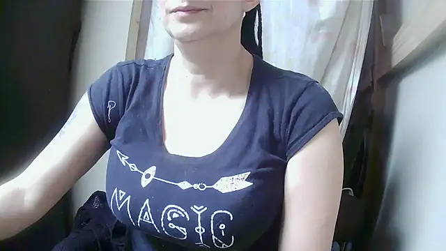 Snapshot of Jennys_room_77 chatting on 06-30-26, 07:47 Jennys room 77 online show from 06-30-26, 07:47