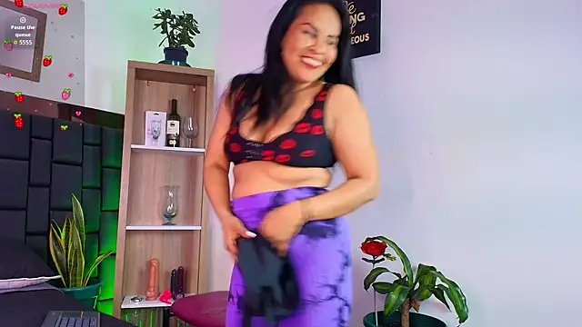 Anthonelaa   online show from 06-18-26, 09:09