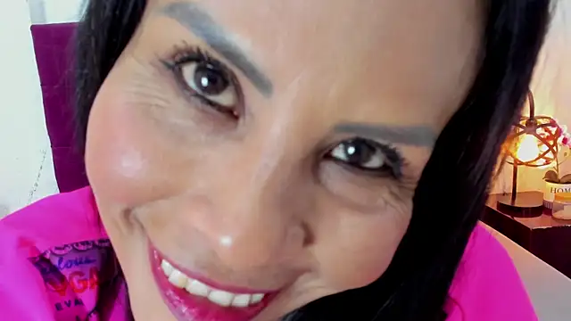 Anthonelaa   online show from 10-28-25, 08:08