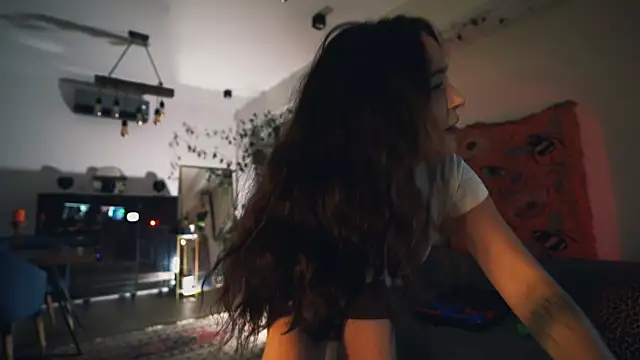 Snapshot of Leona_Mell chatting on 09-29-25, 10:26 Leona Mell online show from 09-29-25, 10:26