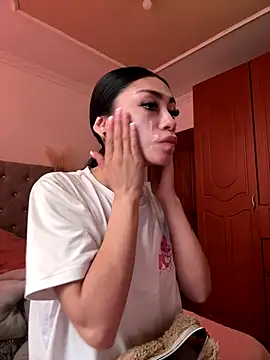 Effy Bonny online show from 12-19-25, 01:46