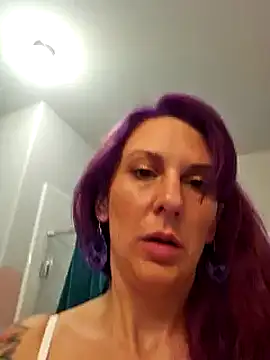 Snapshot of MissyRoulette chatting on 01-28-25, 09:50 MissyRoulette online show from 01-28-25, 09:50