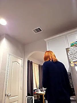 Snapshot of MissyRoulette chatting on 10-22-25, 09:42 MissyRoulette online show from 10-22-25, 09:42