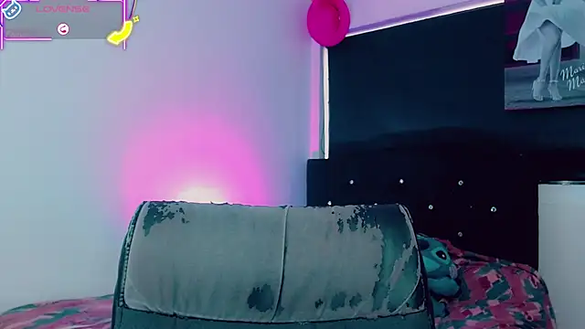 Kendall hornyy online show from 05-07-26, 07:39