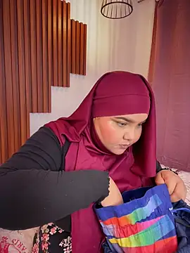  Shara Handal  online show from 11-28-25, 06:24