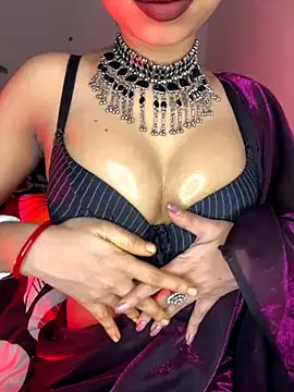 Snapshot of Hot-sexy222 chatting on 11-08-25, 12:47 Hot-sexy222 online show from 11-08-25, 12:47