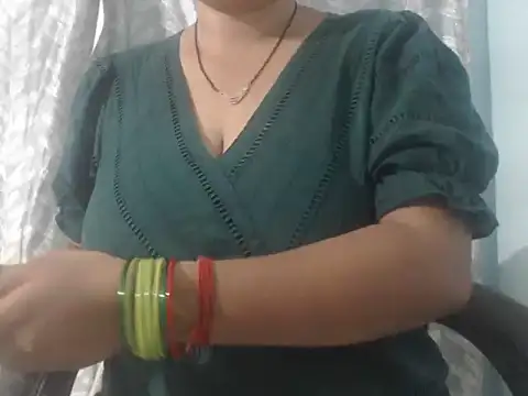 Snapshot of cute-priy chatting on 05-29-26, 05:35 cute-priy online show from 05-29-26, 05:35