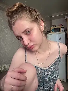 MollyDolle online show from 05-28-26, 02:45