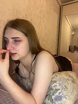 MollyDolle online show from 10-29-25, 09:36