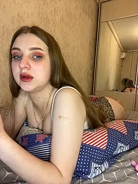 MollyDolle online show from 02-25-26, 06:52