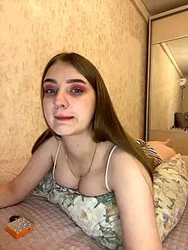 MollyDolle online show from 10-26-25, 01:11