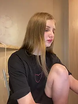 MollyDolle online show from 05-09-26, 04:21