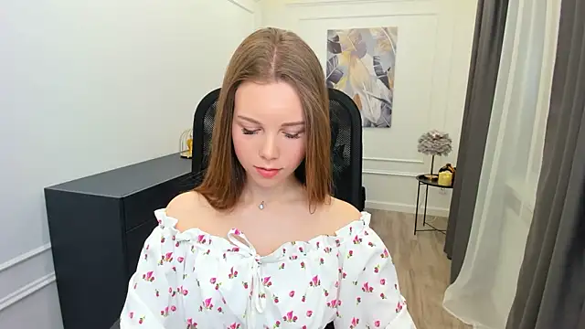 MileyWings online show from 03-08-26, 11:35