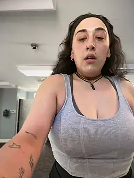 ThicBunz online show from 05-07-26, 01:58