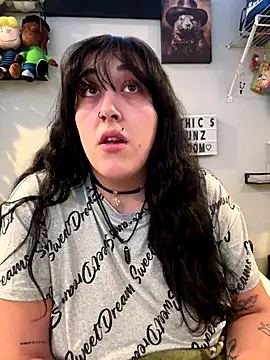 ThicBunz online show from 10-18-25, 04:03