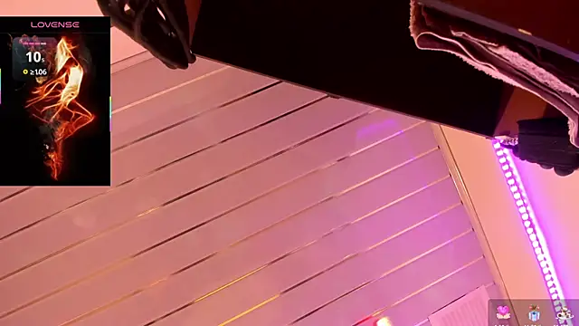 Snapshot of staacy37 chatting on 10-16-25, 07:11 staacy37 online show from 10-16-25, 07:11