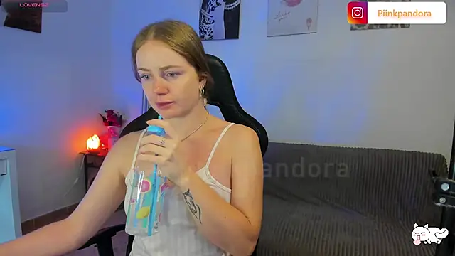 Piinkpandora online show from 09-26-25, 01:07
