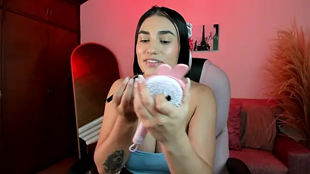 Alheli 16 online show from 12-18-25, 12:42