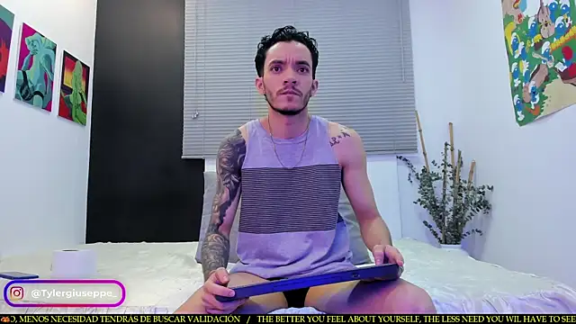 Snapshot of Tylergiuseppe_ chatting on 02-19-25, 09:36 Tylergiuseppe  online show from 02-19-25, 09:36