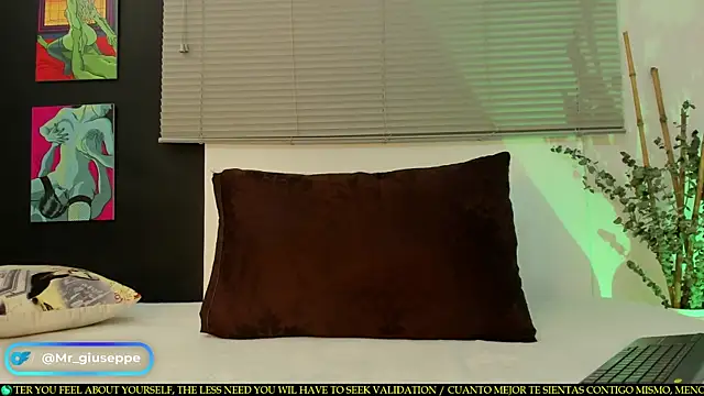 Snapshot of Tylergiuseppe_ chatting on 03-06-25, 10:04 Tylergiuseppe  online show from 03-06-25, 10:04