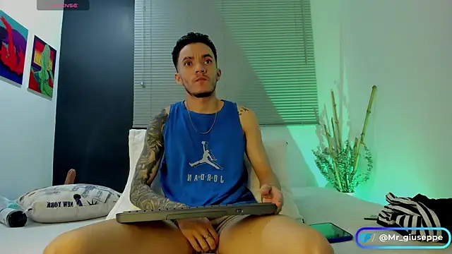 Snapshot of Tylergiuseppe_ chatting on 12-23-24, 11:28 Tylergiuseppe  online show from 12-23-24, 11:28