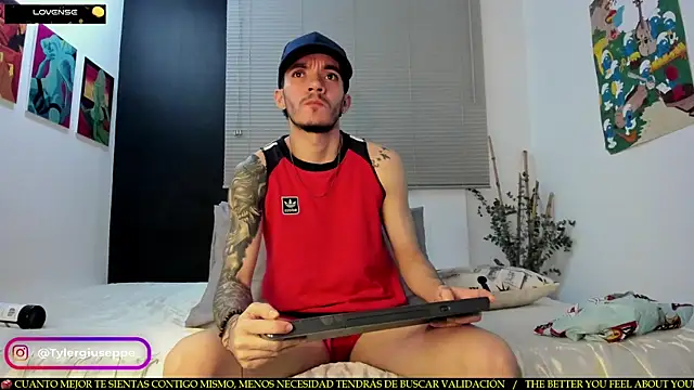 Snapshot of Tylergiuseppe_ chatting on 02-22-25, 09:37 Tylergiuseppe  online show from 02-22-25, 09:37